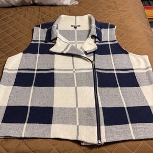 💙🤍 Chaps - 2XL- navy/white full zipper vest.
